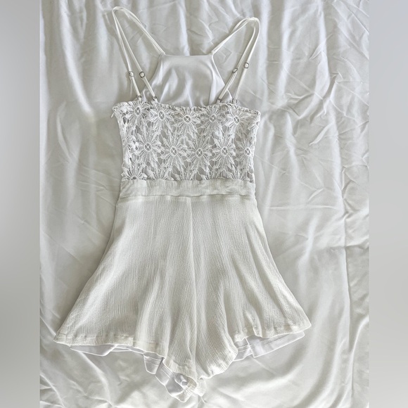 Tea & Cup White Floral Lace Halter Neck Romper Size Small - Picture 5 of 15